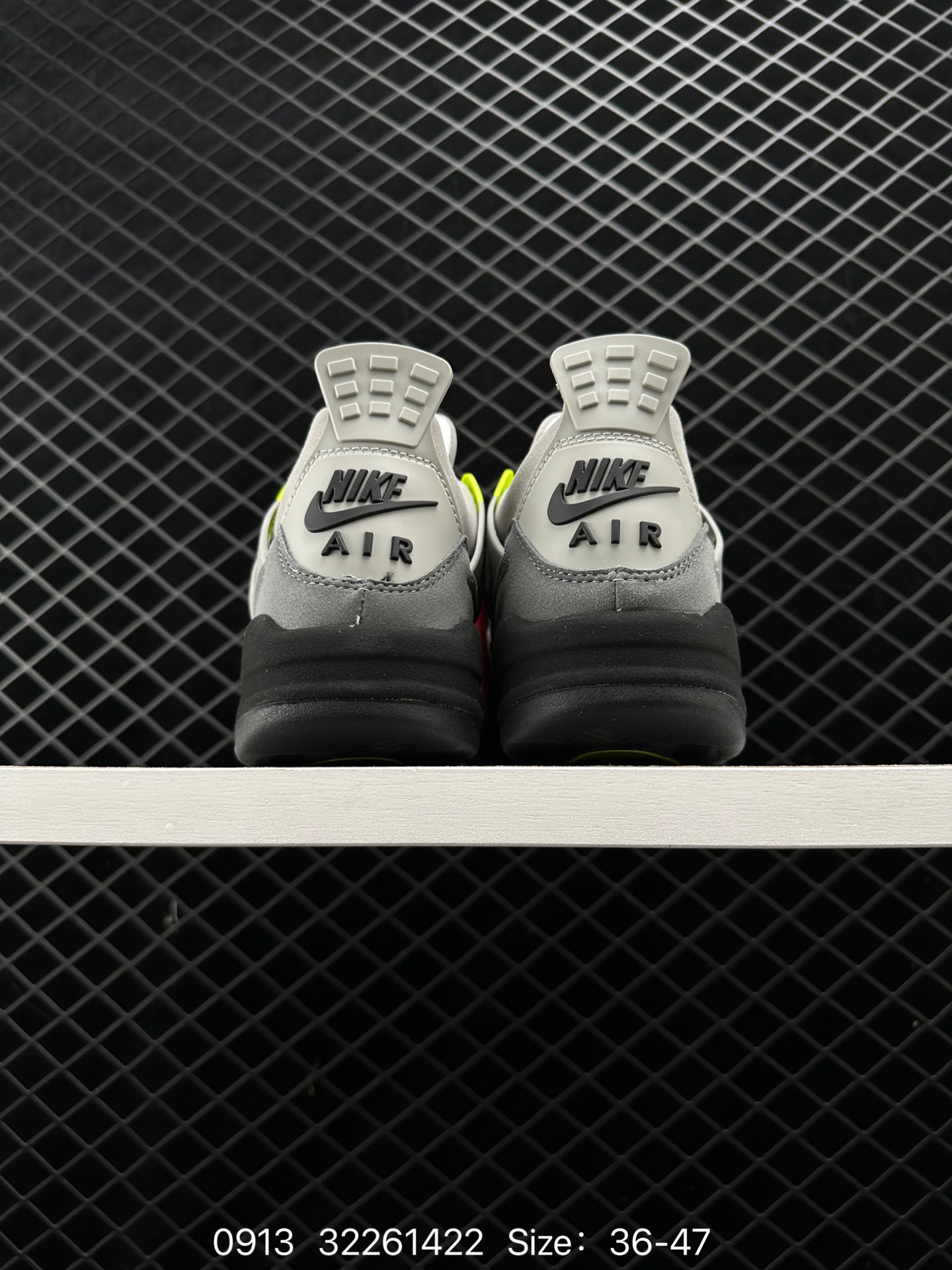 Air Jordan 4 Retro LE 